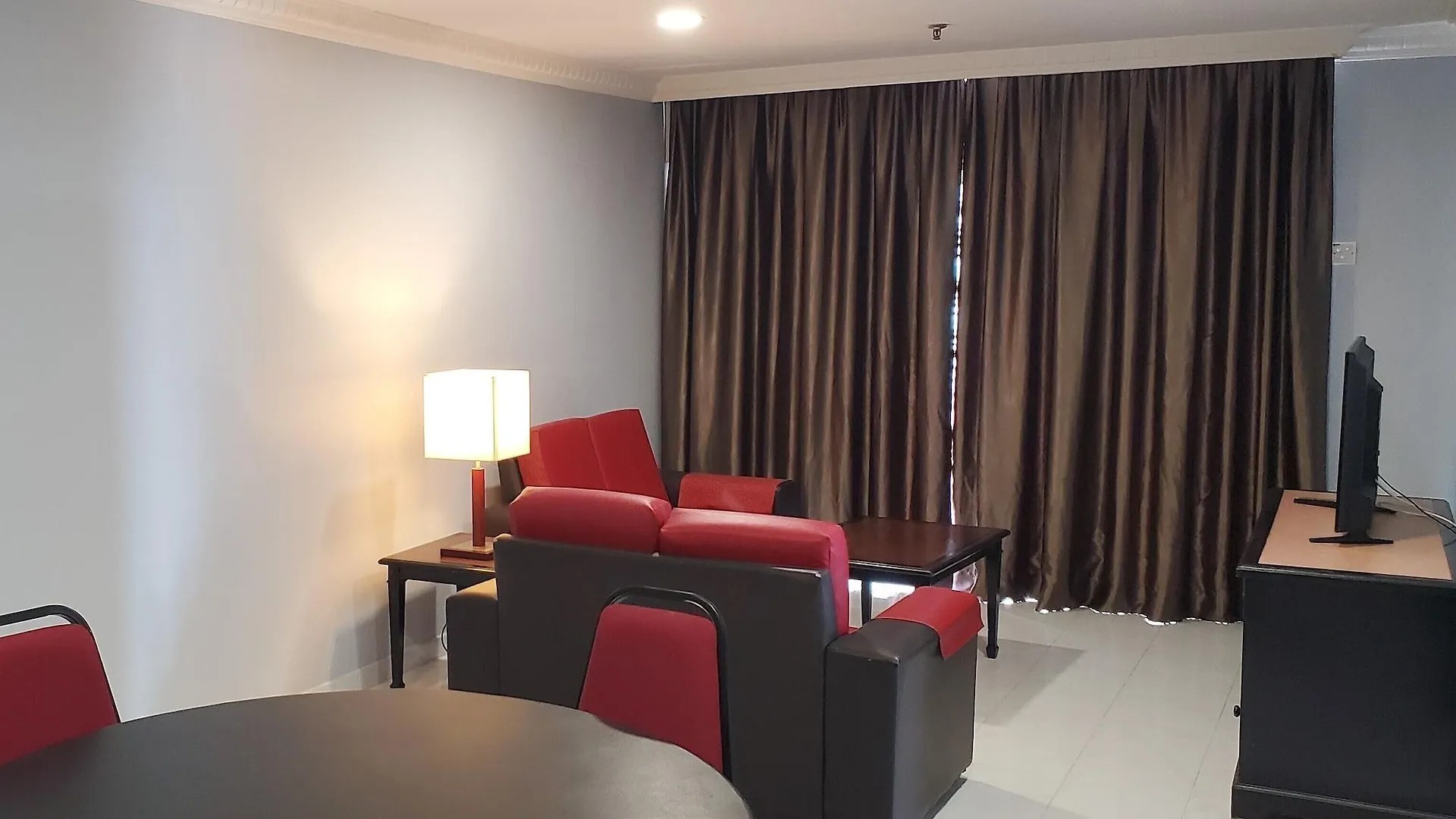 Leisure Cove Hotel And Apartments George Town
