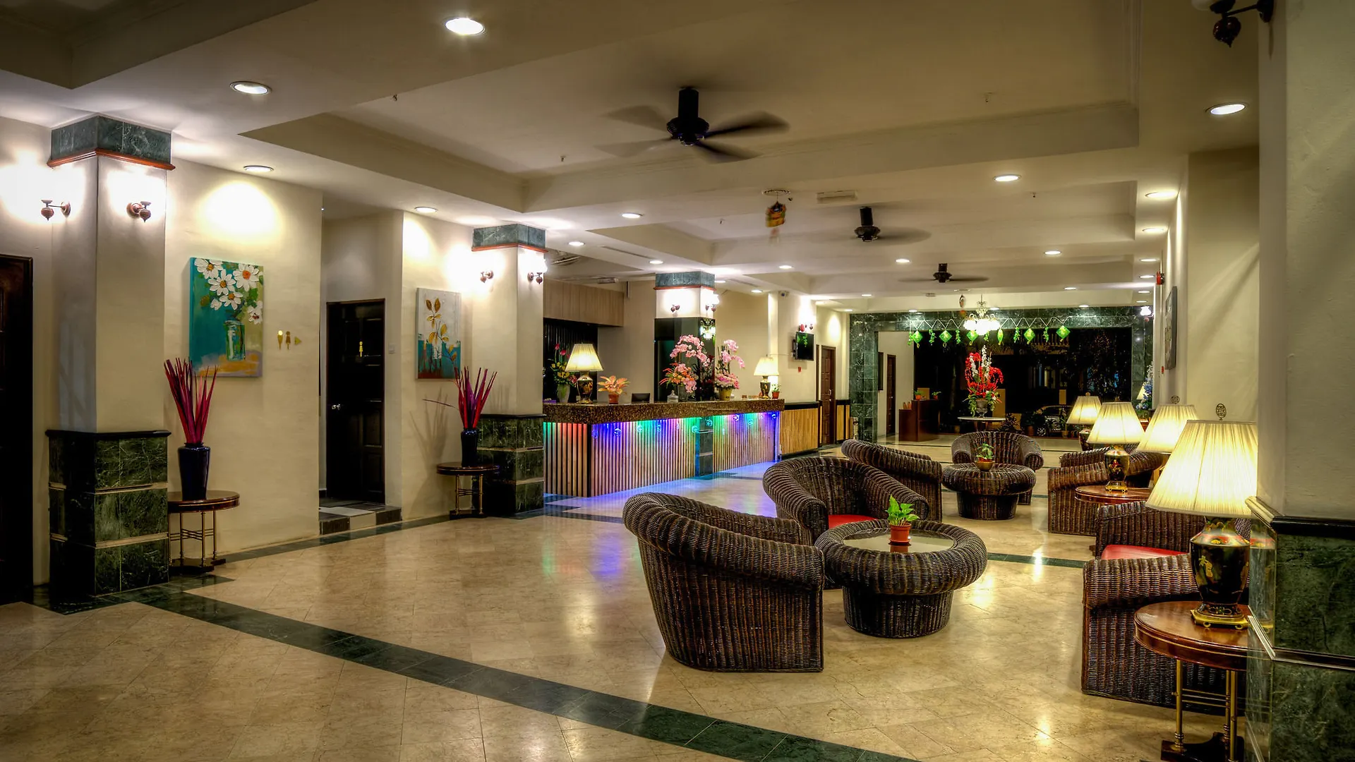 Leisure Cove Hotel And Apartments George Town